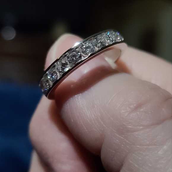 14K White Gold 1 Carat Diamond Anniversary Band - Picture 2 of 9